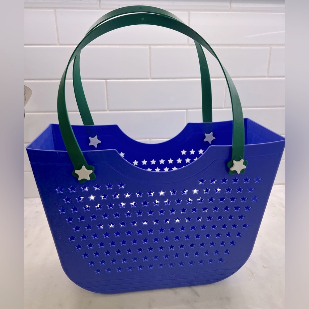 TARGET Bullseye 💙Starry CHARM
BEACH BAG 💙 Navy Blue & Green 
NWT Women Children